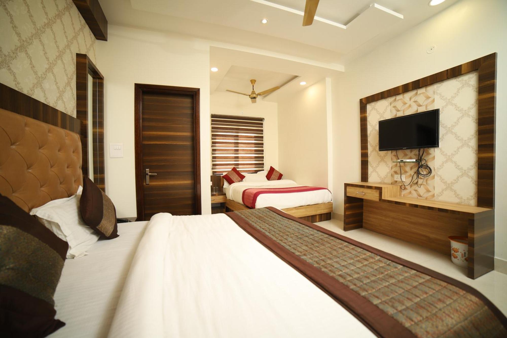 Om Sai B&B Amritsar Zewnętrze zdjęcie